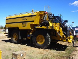 2010 Cat 773F Water Truck For Sale 1