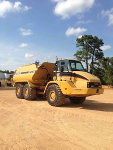 2006 Cat 725 Water Truck For Sale 1
